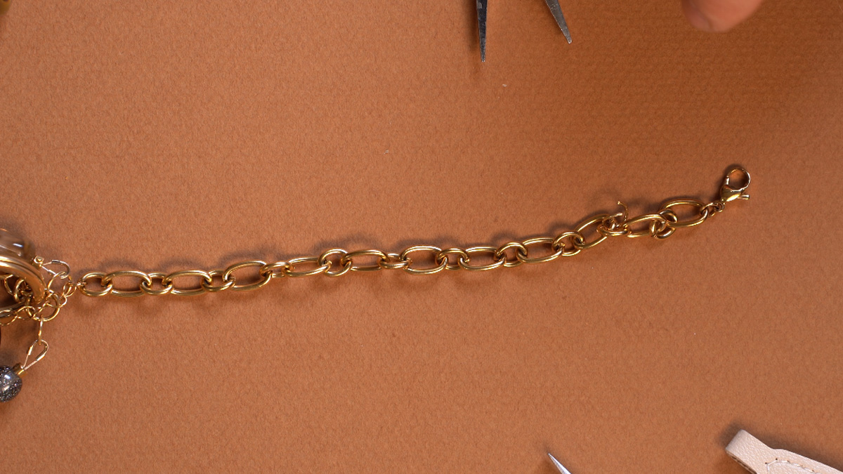 Bijou de sac DIY charms en acier inoxydable et perles en résine : Etape 4