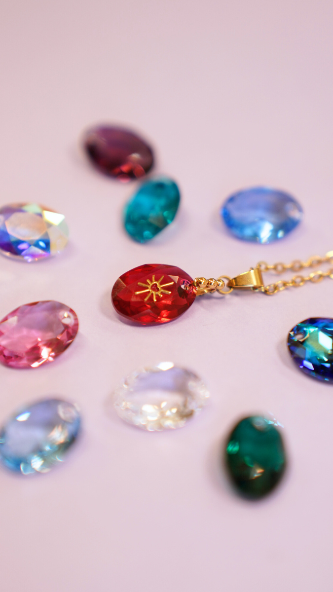 Schéma Collier pendentif PureCrystal et chaîne en acier inox Schéma Collier pendentif PureCrystal et chaîne en acier inox