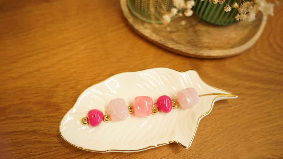 DIY Bracelet élastique avec perles roses : Etape 3