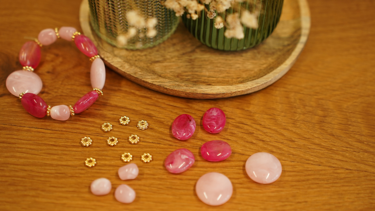 DIY Bracelet élastique avec perles roses : Etape 5