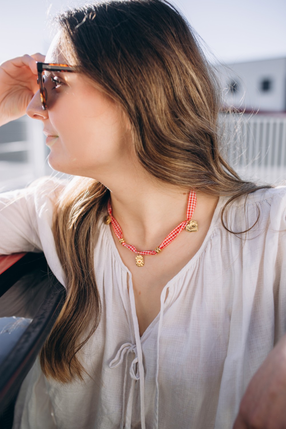 Collier ruban Vichy et breloques coeurs