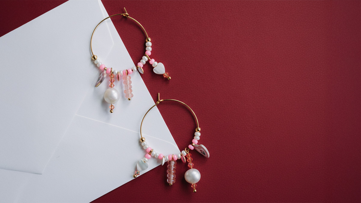 Créoles avec breloques cœurs et perles Preciosa