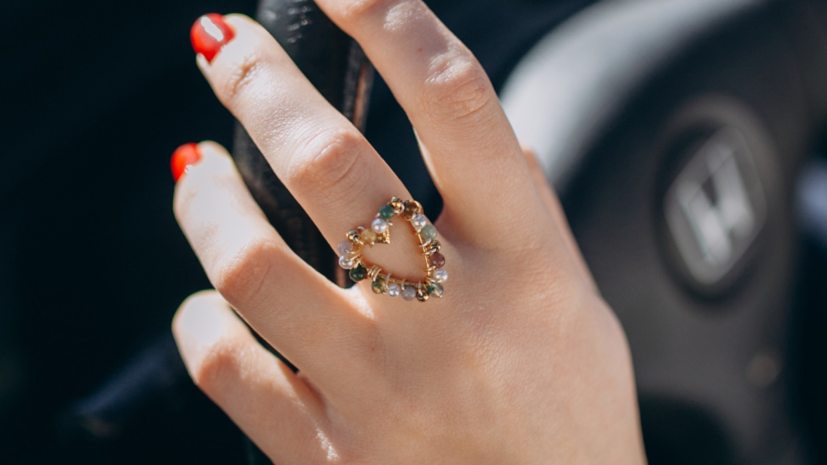 Schéma DIY Bague cœur et perles en pierre gemme