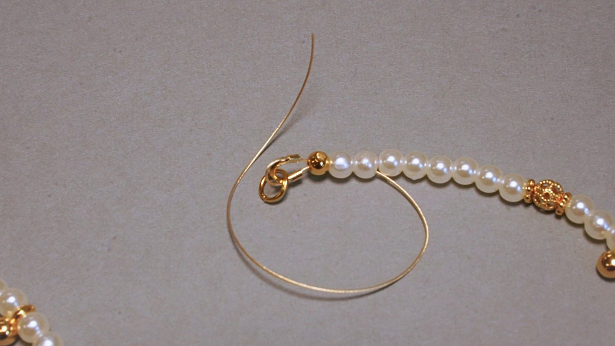 Collier pendentifs en pierre gemme et perles nacrées : Etape 5