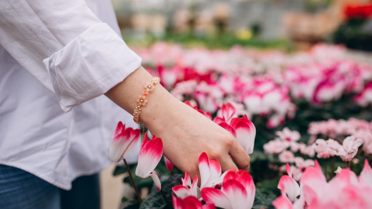 Schéma Bracelet fleur en pierre gemme et toupies Preciosa