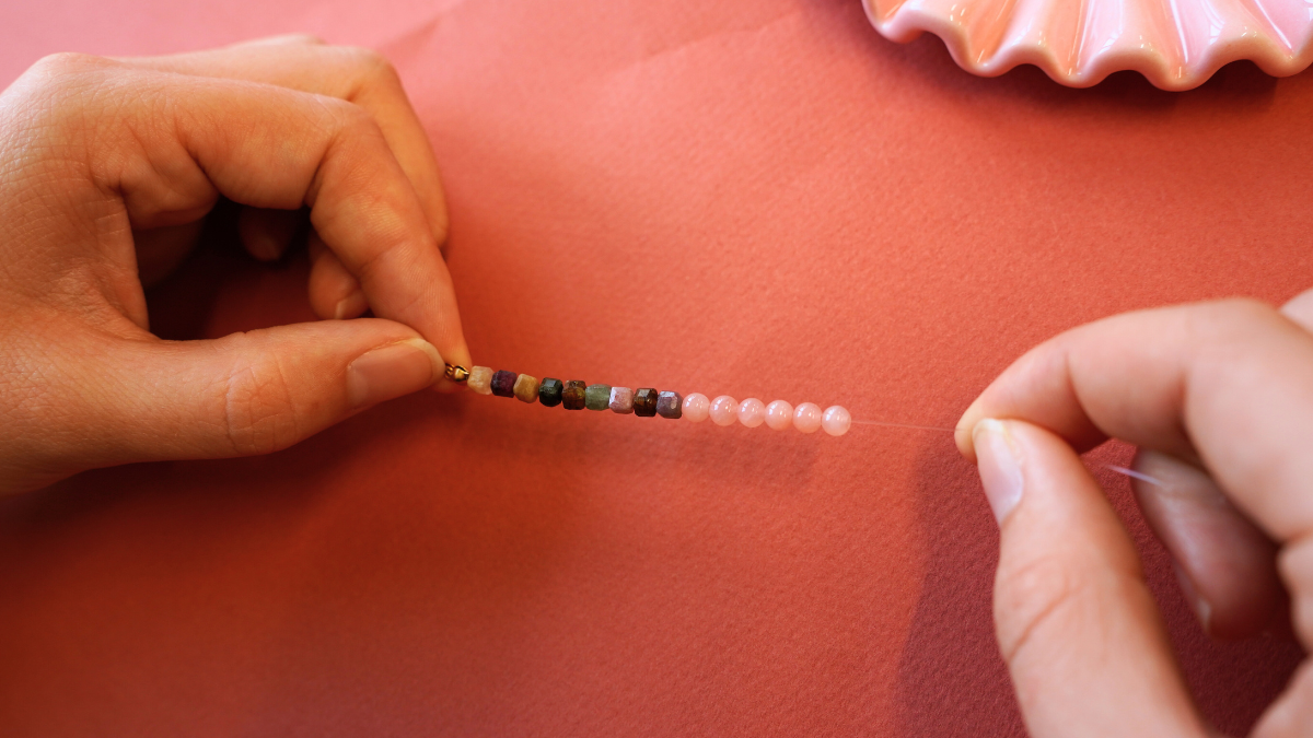 Boucles d'oreilles pendantes en pierre gemme : Etape 2