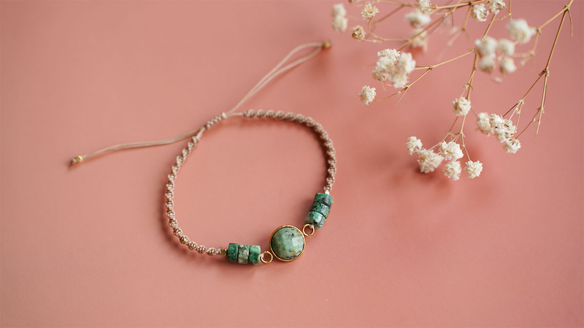 Bracelet micro macramé et turquoise africaine
