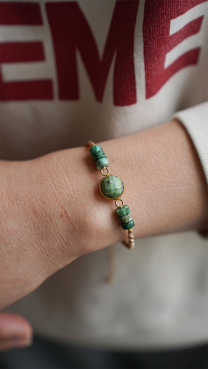 Bracelet micro macramé et turquoise africaine