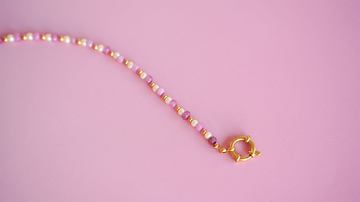 Assortiment de bracelets en pierres naturelles : Etape 2