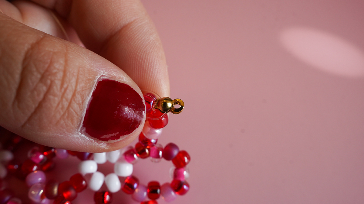 Collier tissage fleurs en perles rocailles Miyuki 6/0 : Etape 11