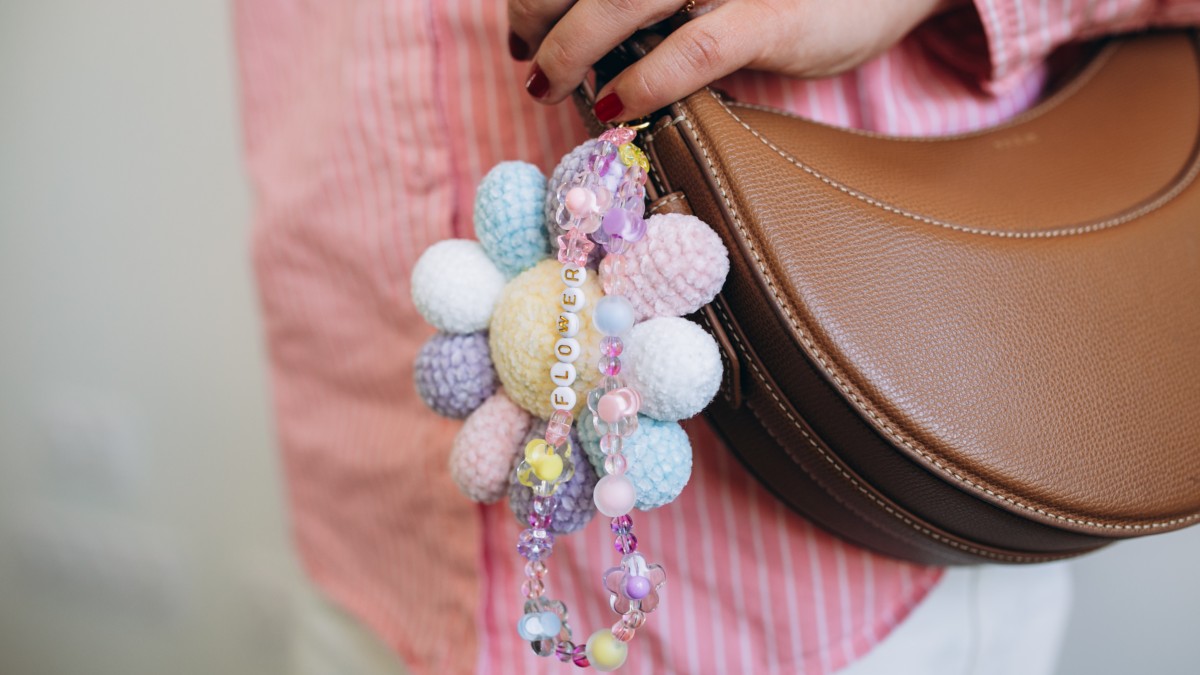 Schéma Bijoux de sac fleur en crochet
