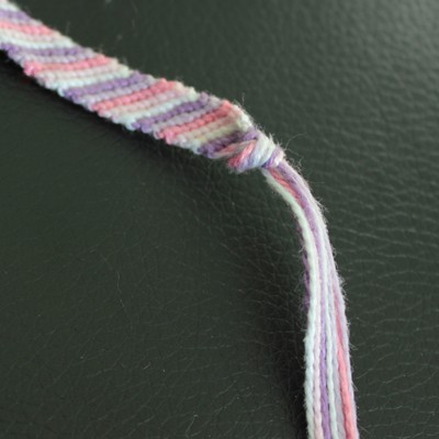 Bracelet brésilien facile avec un motif rayures : Etape 9 Bracelet brésilien facile avec un motif rayures : Etape 9