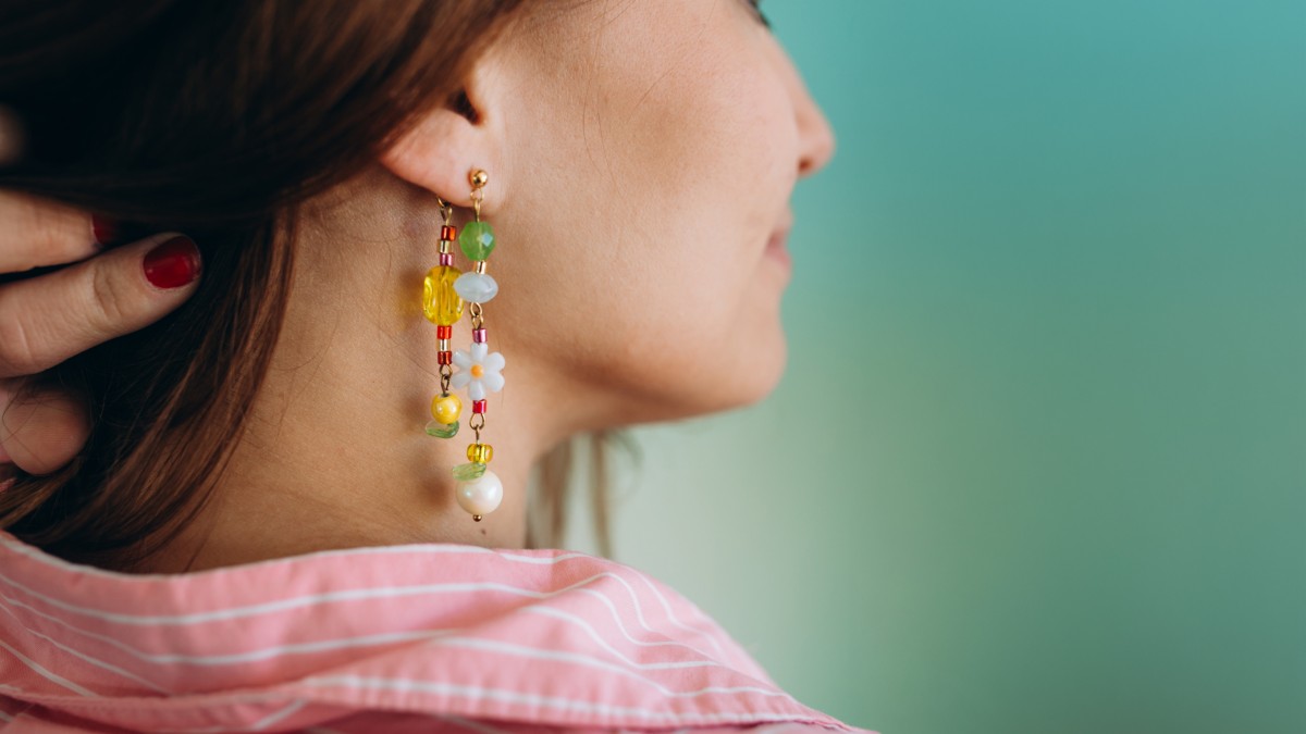 Boucles d'oreilles colorées & asymétriques Boucles d'oreilles colorées & asymétriques