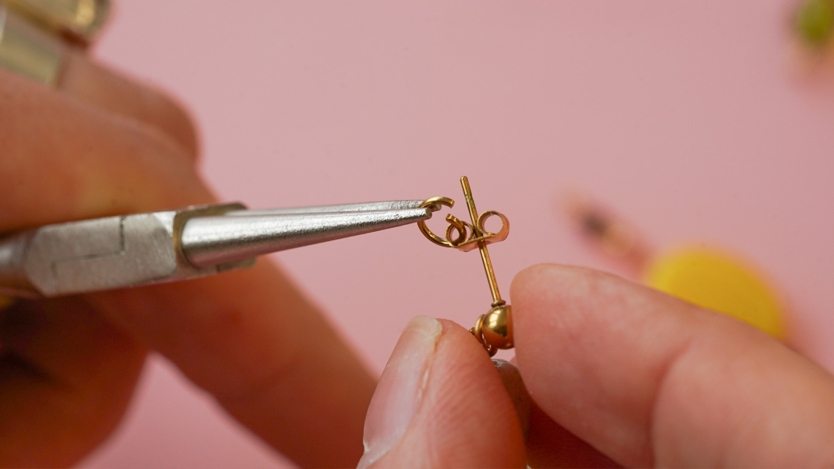 Boucles d'oreilles colorées & asymétriques : Etape 4 Boucles d'oreilles colorées & asymétriques : Etape 4