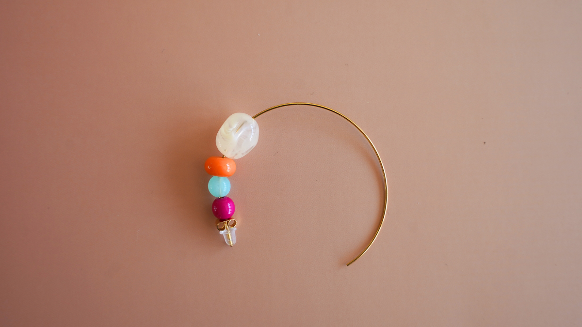 Boucles d'oreilles avec mix de perles colorées : Etape 3 Boucles d'oreilles avec mix de perles colorées : Etape 3