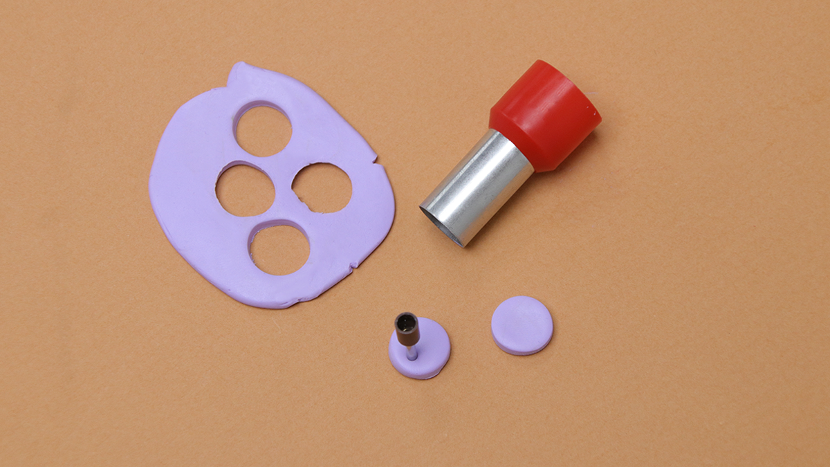 Boucles d'oreilles fleurs en polymère : Etape 6