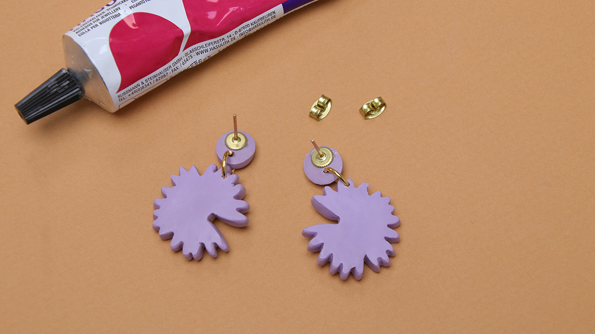 Boucles d'oreilles fleurs en polymère : Etape 8