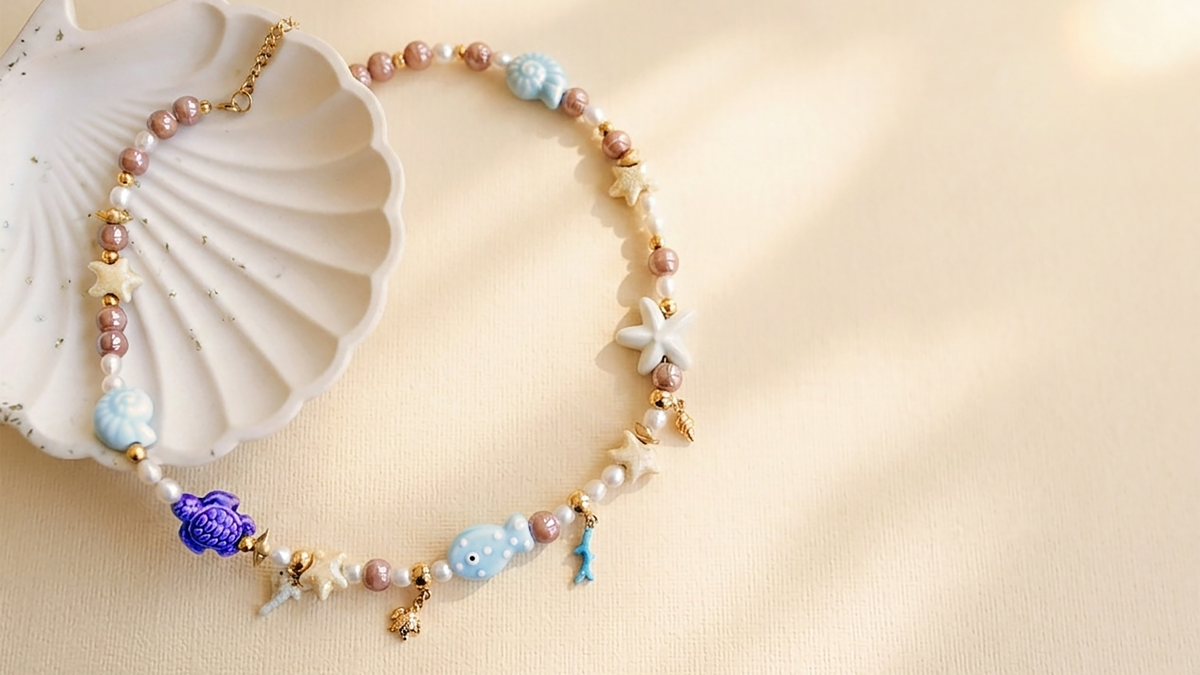 Schéma Collier avec perles céramiques et perles d'eau douce
