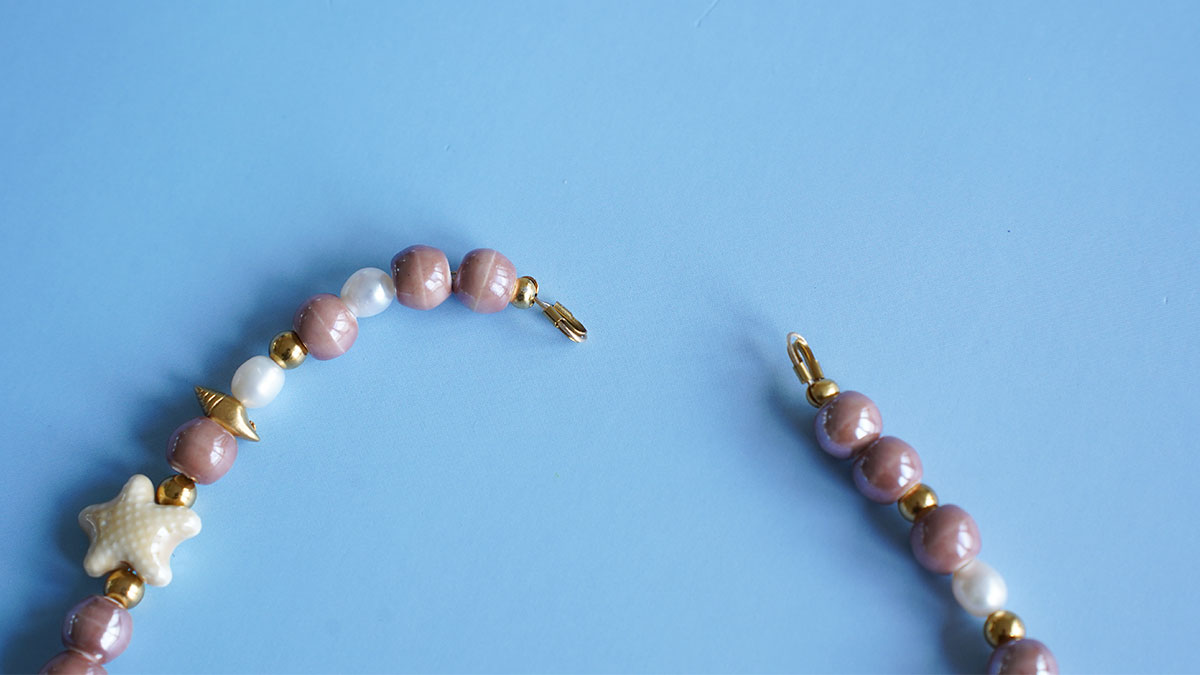Collier avec perles céramiques et perles d'eau douce : Etape 6