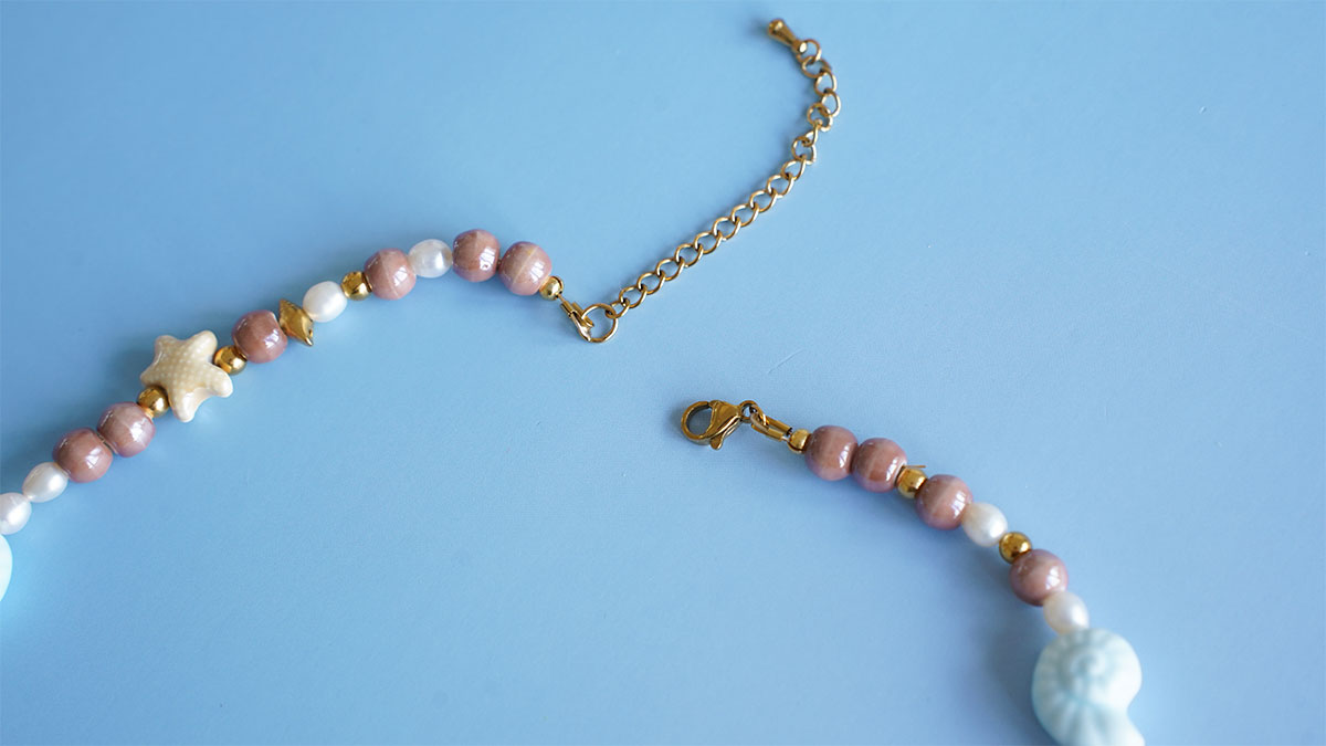 Collier avec perles céramiques et perles d'eau douce : Etape 7