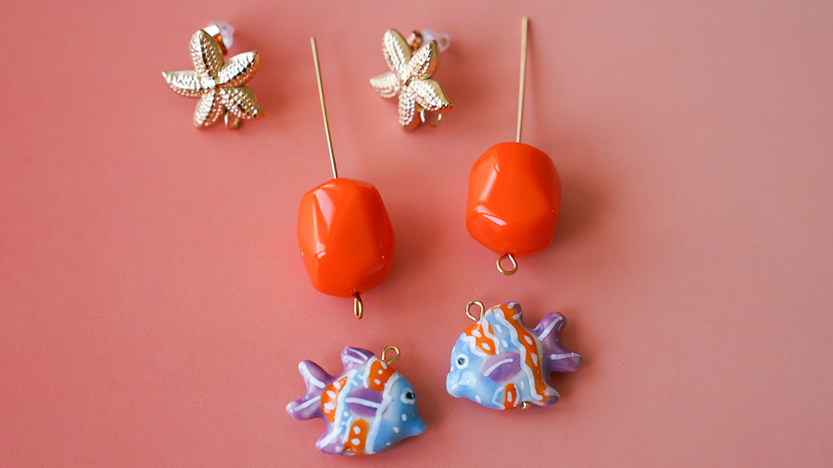 Boucles d'oreilles pendantes étoiles de mer et poissons : Etape 2