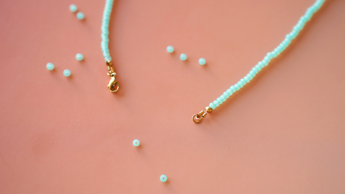 Trio de colliers d'été avec des perles Rocailles Preciosa : Etape 3