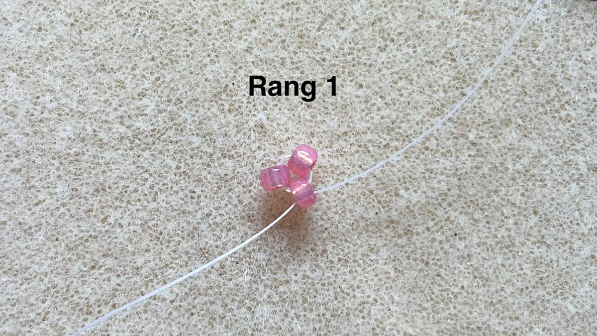 Tissage fraises 3D en peyote circulaire : Etape 1