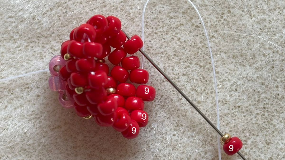 Tissage fraises 3D en peyote circulaire : Etape 6