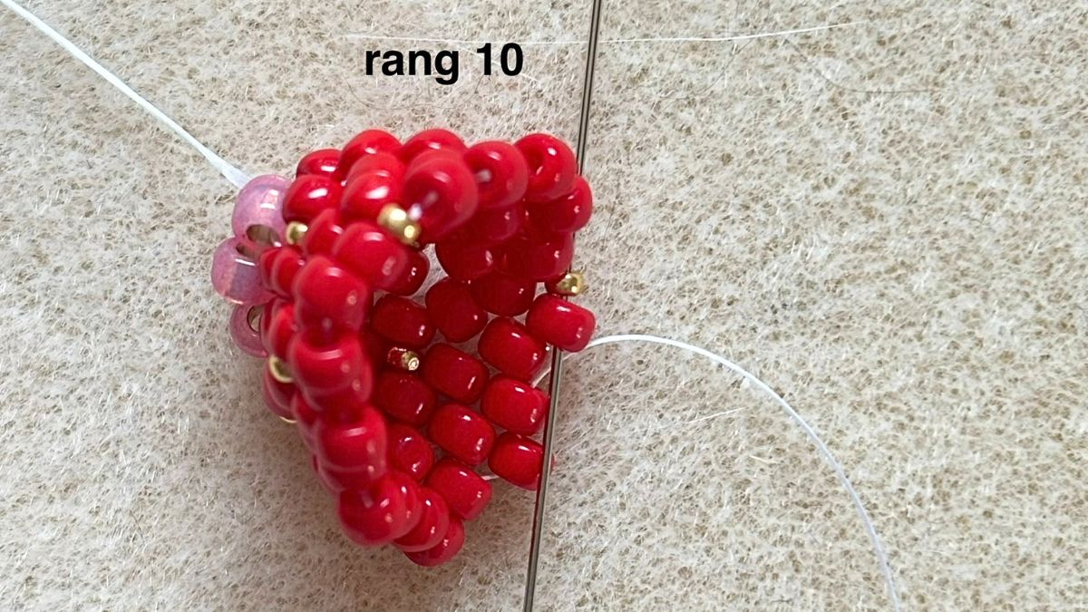 Tissage fraises 3D en peyote circulaire : Etape 7
