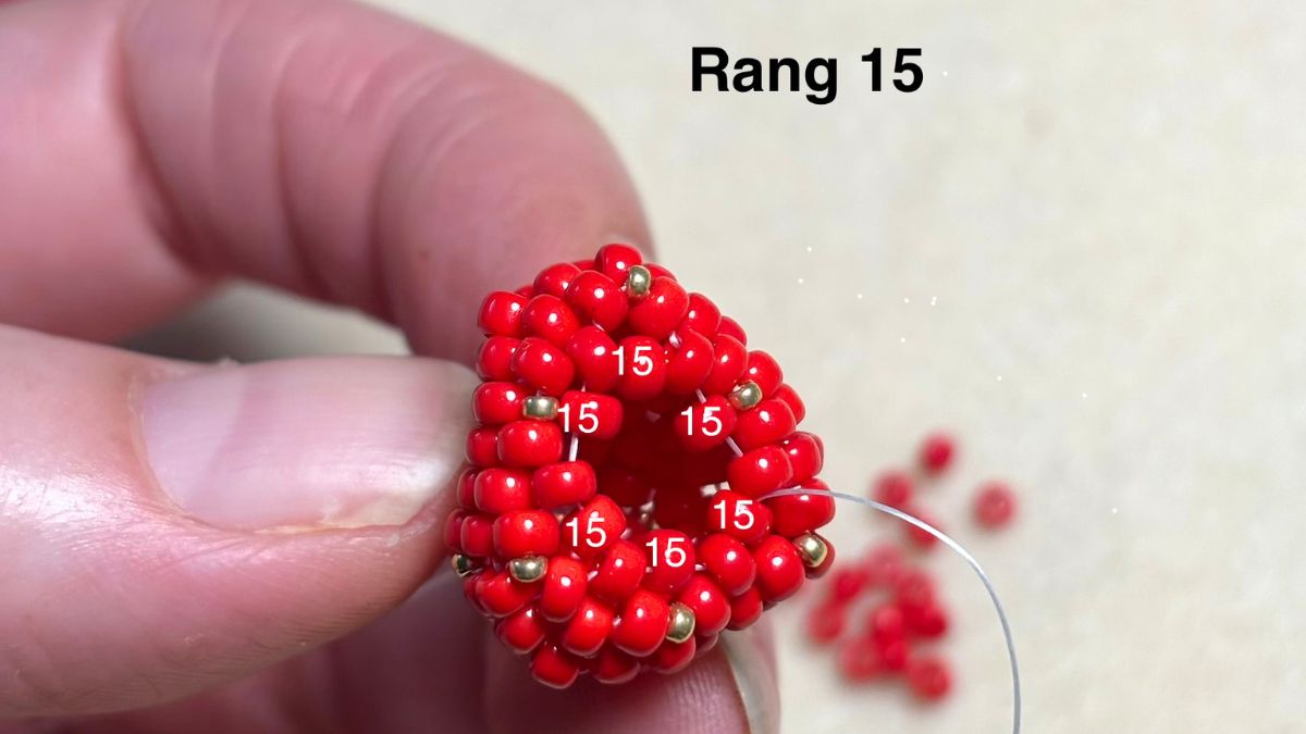 Tissage fraises 3D en peyote circulaire : Etape 9