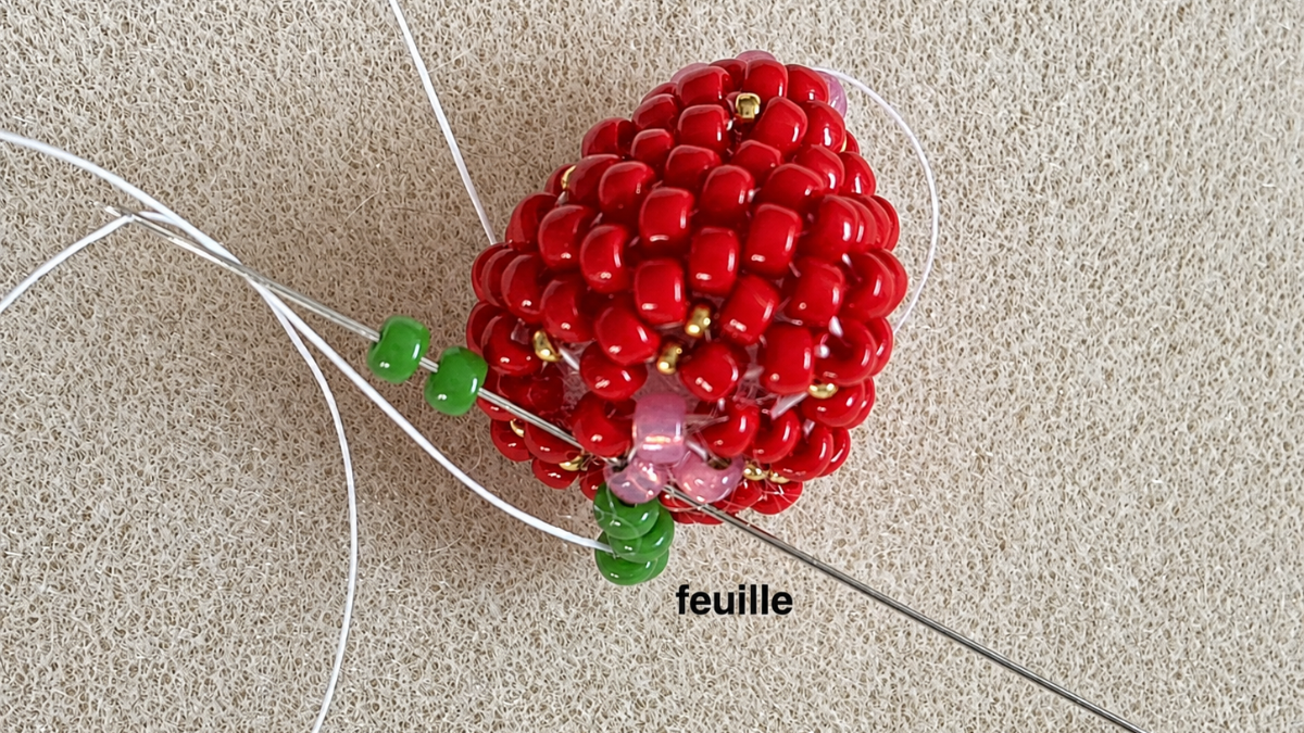 Tissage fraises 3D en peyote circulaire : Etape 11