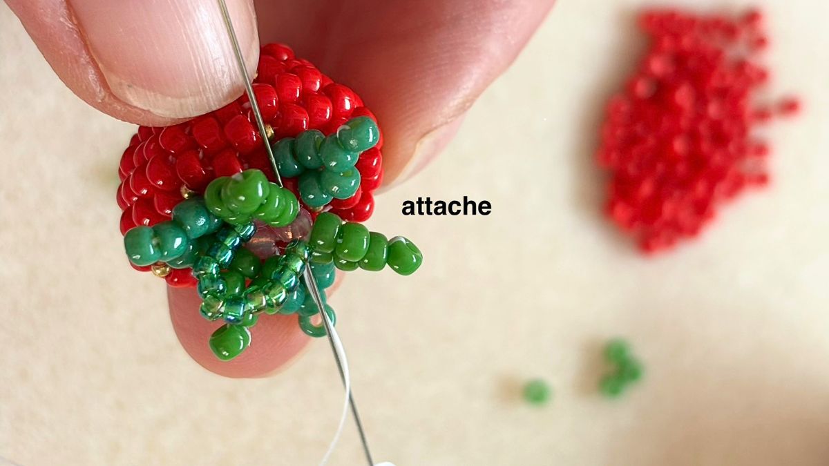 Tissage fraises 3D en peyote circulaire : Etape 13
