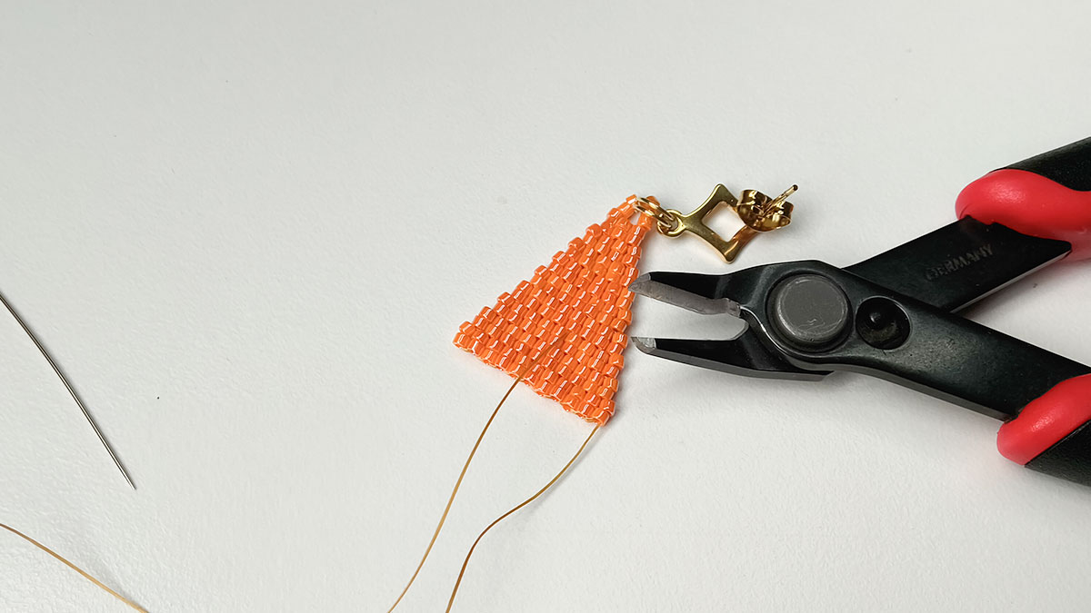 Boucles d'oreilles en double brick stitch : Etape 11