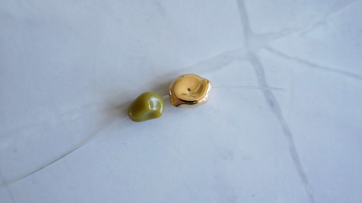 DIY Accumulation de bracelets camaïeu de vert : Etape 3