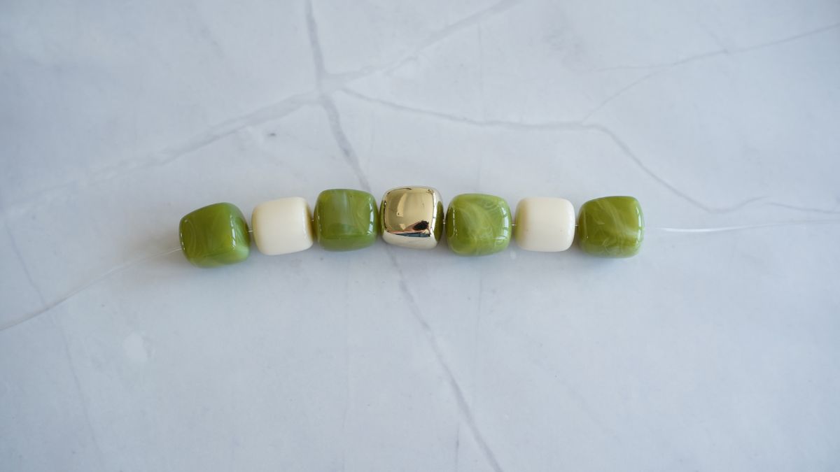 DIY Accumulation de bracelets camaïeu de vert : Etape 8