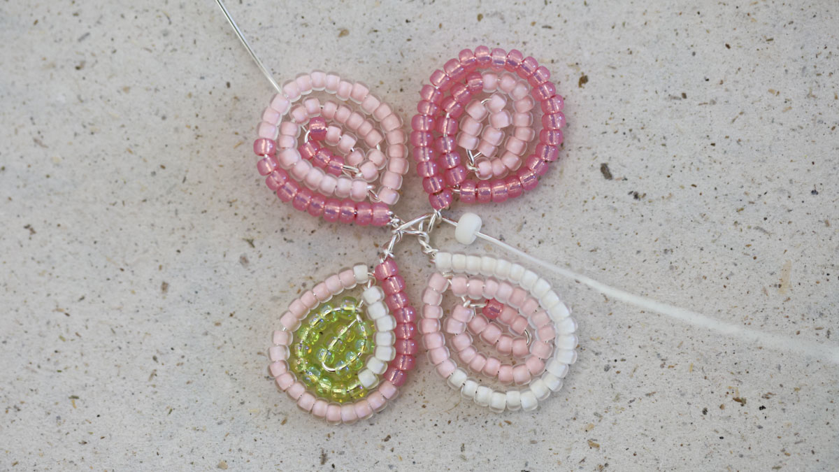 Fleurs d'Hortensia en perles : Etape 8