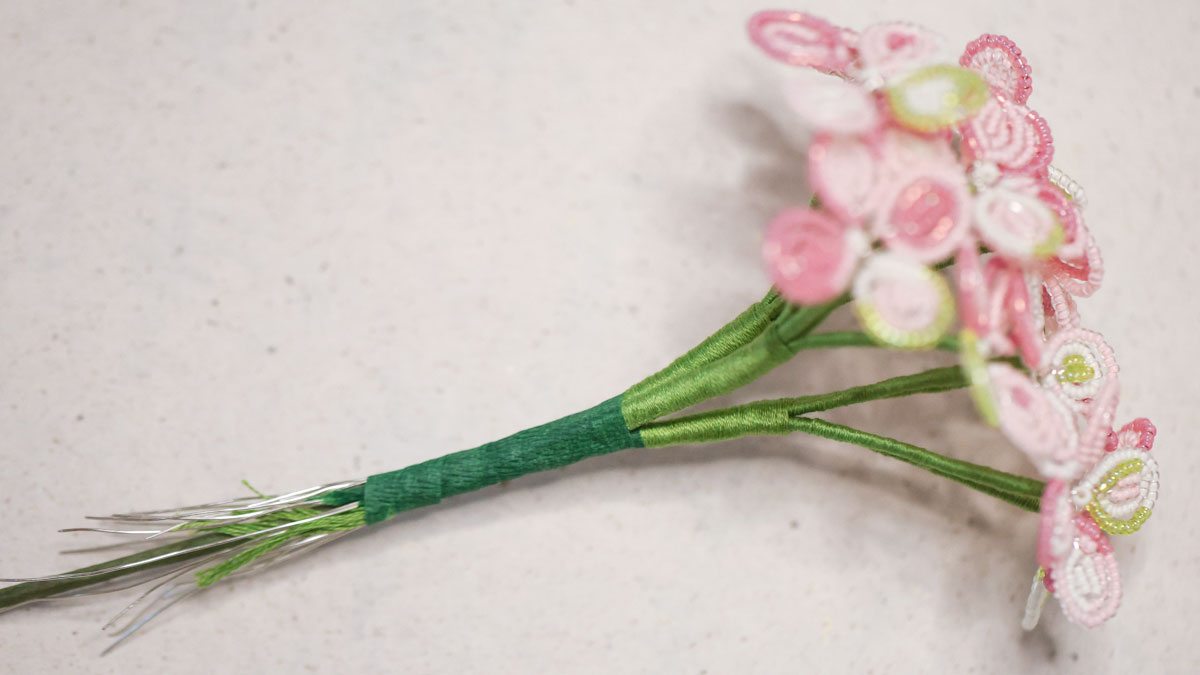 Fleurs d'Hortensia en perles : Etape 17