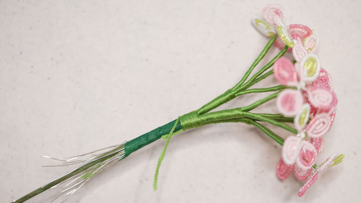 Fleurs d'Hortensia en perles : Etape 18