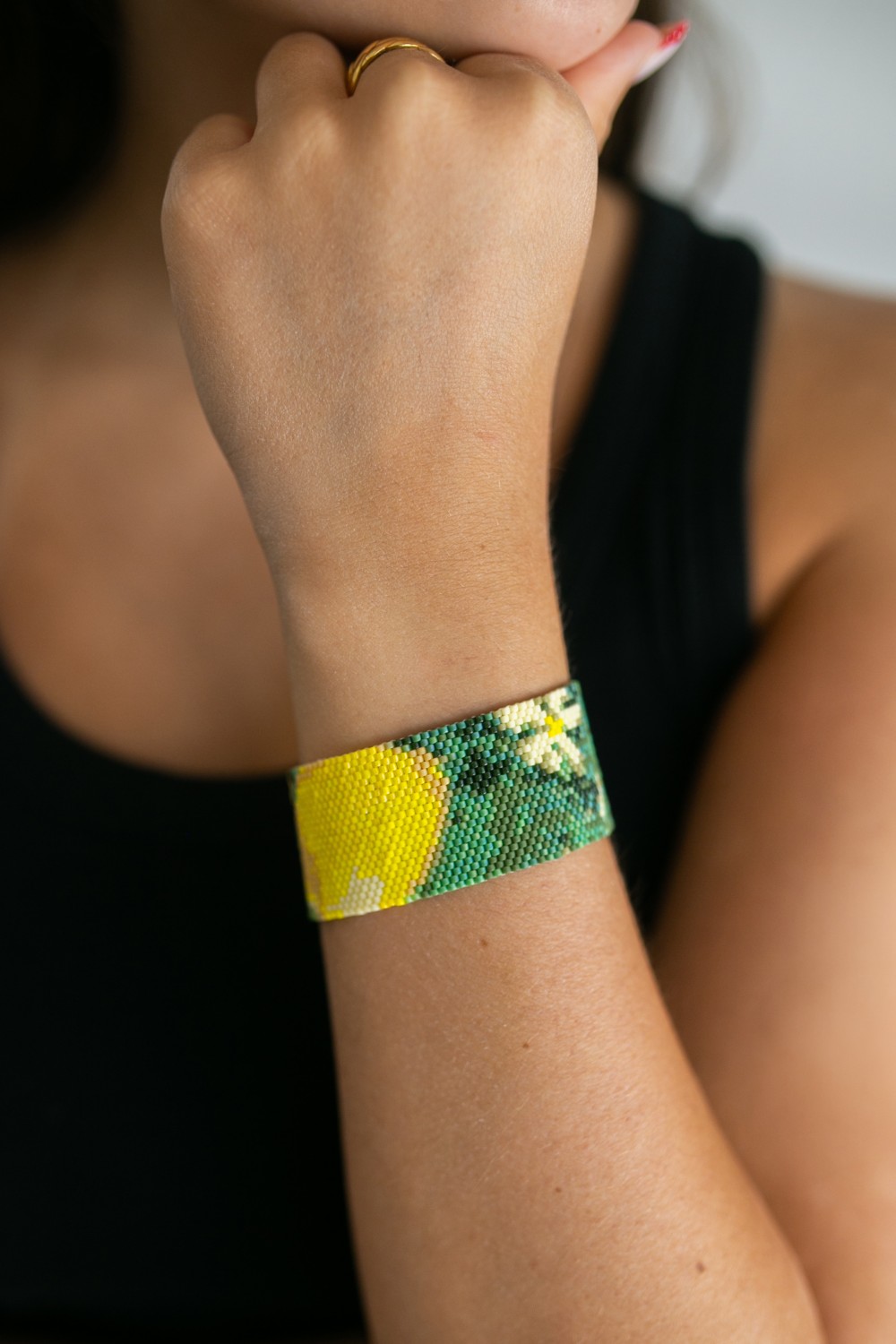Manchette Motif Citron en tissage de perles avec Starter Strip