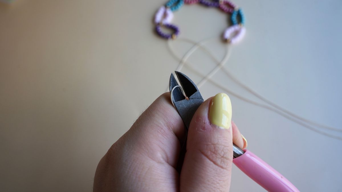 Bracelet coloré en maillons avec perles de rocailles 6/0 et 5/0 : Etape 6
