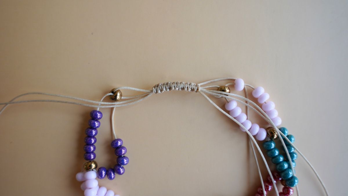 Bracelet coloré en maillons avec perles de rocailles 6/0 et 5/0 : Etape 7