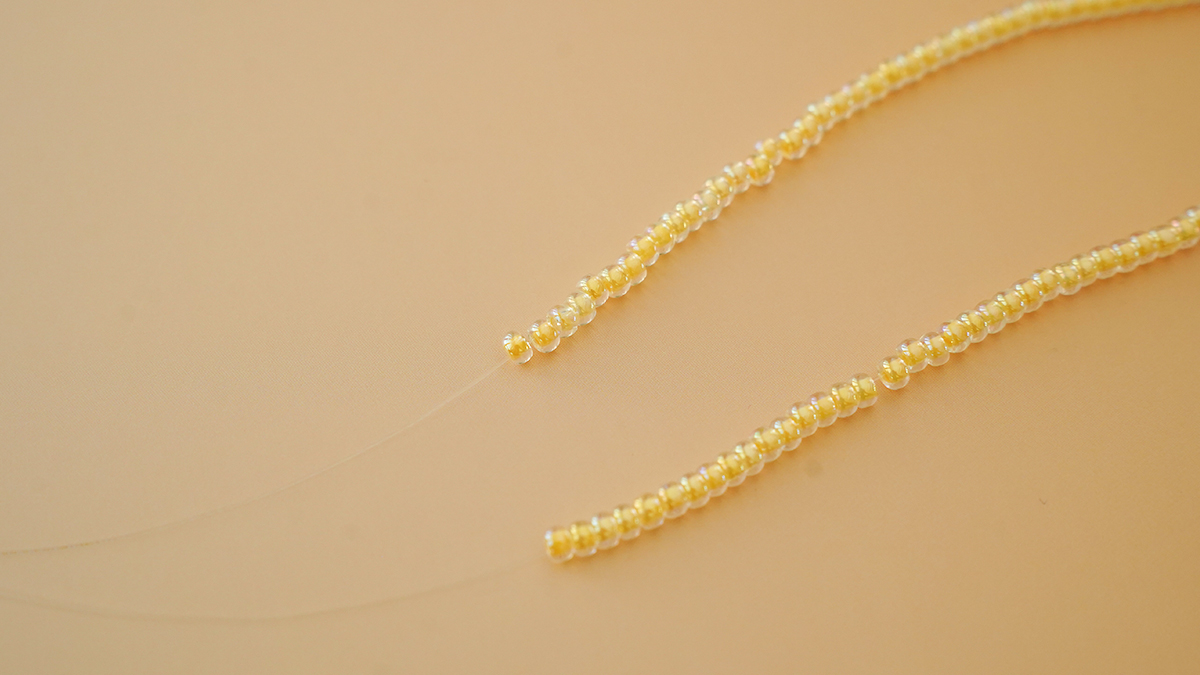 Collier perles Miyuki et perles d'eau douce — Tutoriel bijoux DIY facile : Etape 2 Collier perles Miyuki et perles d'eau douce — Tutoriel bijoux DIY facile : Etape 2