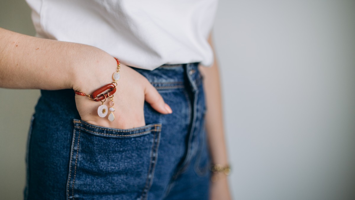 Schéma Bracelet en imitation Cornaline avec maillon en Jaspe et breloques