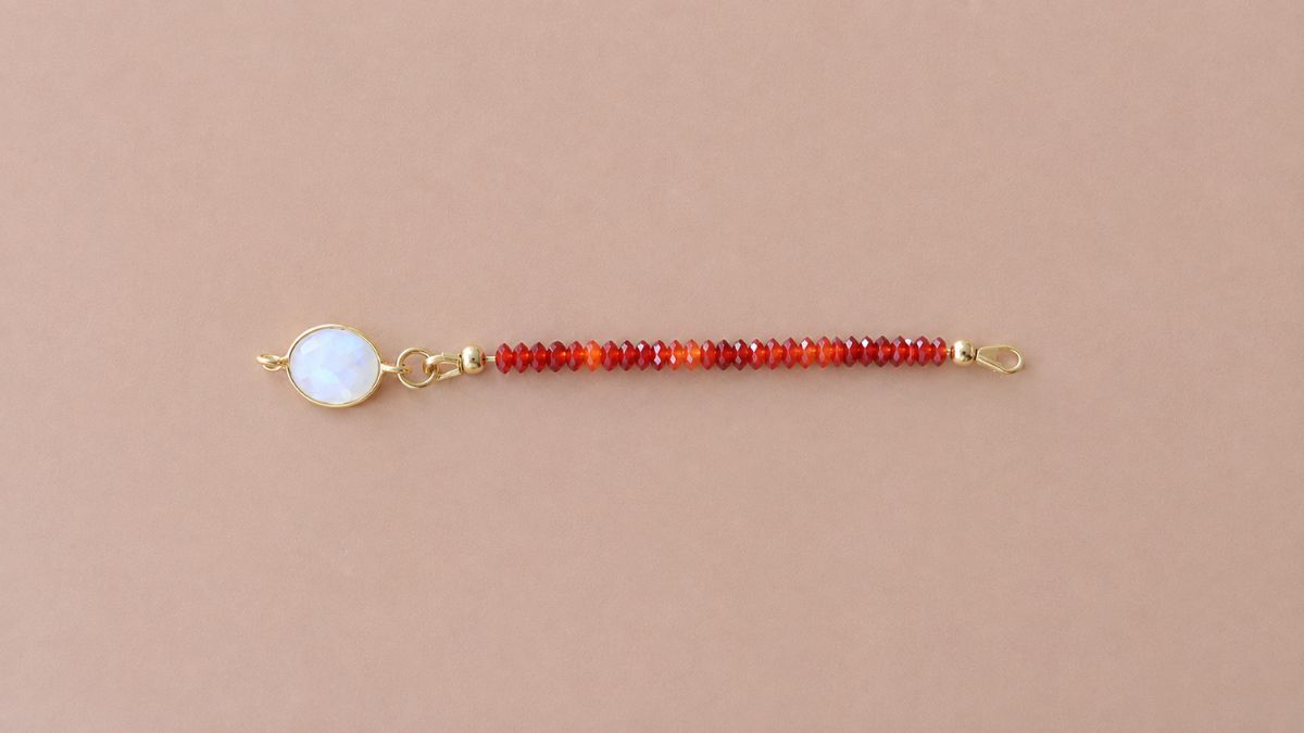 Bracelet en imitation Cornaline avec maillon en Jaspe et breloques : Etape 4