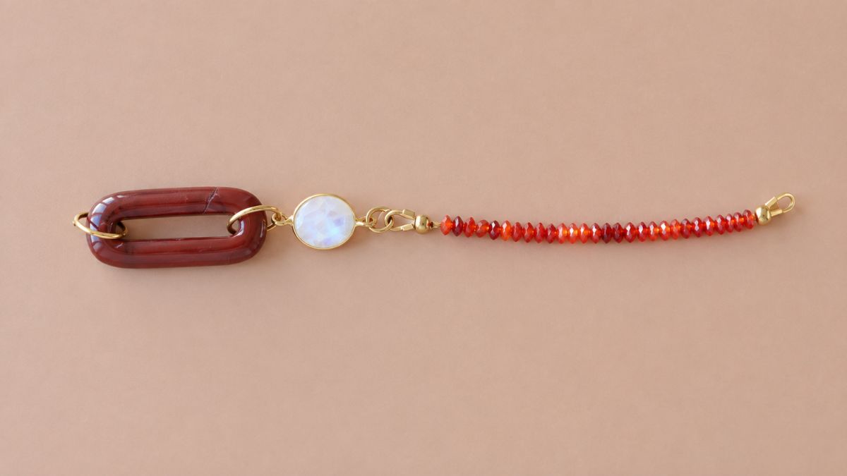 Bracelet en imitation Cornaline avec maillon en Jaspe et breloques : Etape 5