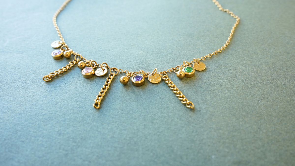 Collier breloques pierre de naissance et acier inoxydable : Etape 3