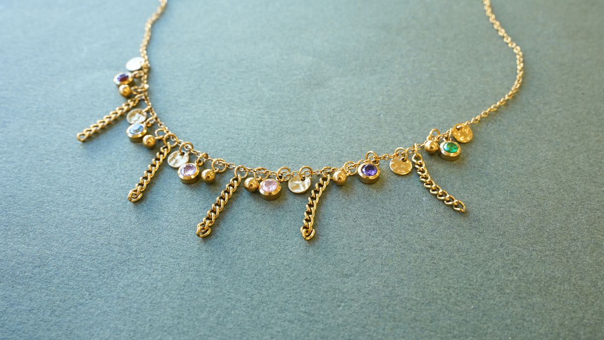 Collier breloques pierre de naissance et acier inoxydable : Etape 4