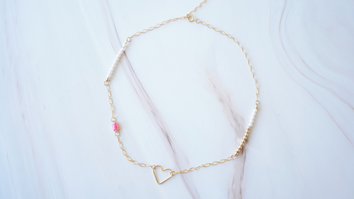 Collier en Gold Filled avec chaîne, perles nacrées et anneau cœur : Etape 10
