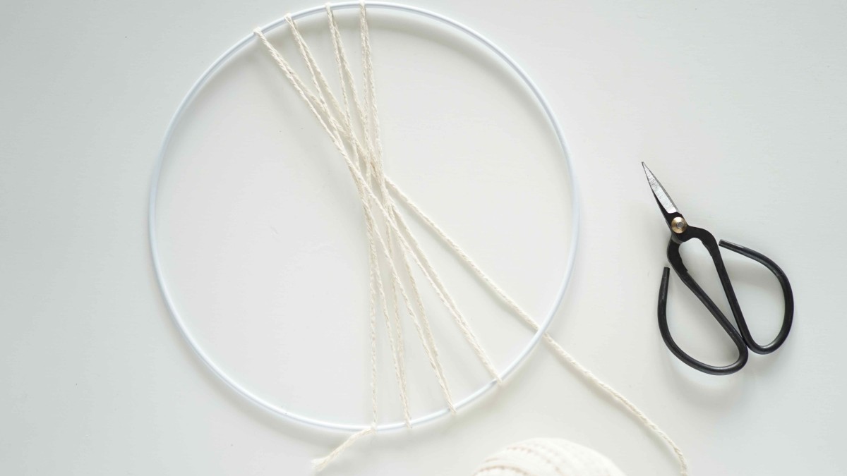 Tissage mural rond par Julie Robert : Etape 1