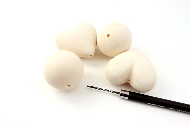 DIY Boules de noël à faire soi même en Scultoline : Etape 4 DIY Boules de noël à faire soi même en Scultoline : Etape 4